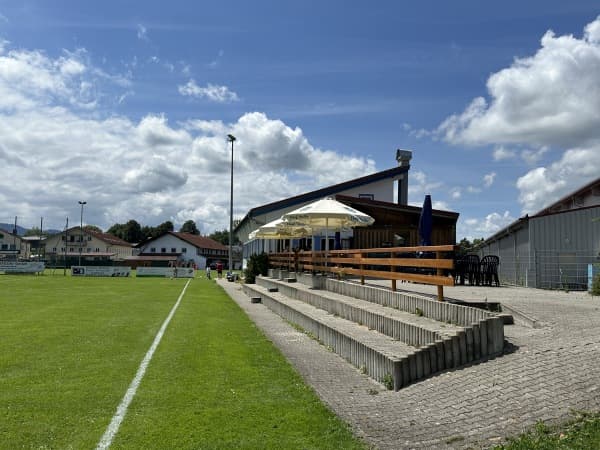 Hauptplatz mit Vereinsheim